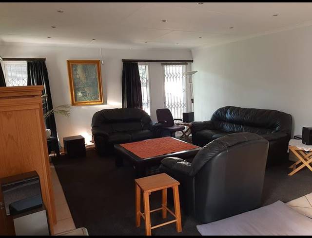 3 BEDROOM HOUSE FOR SALE IN DISCOVERY